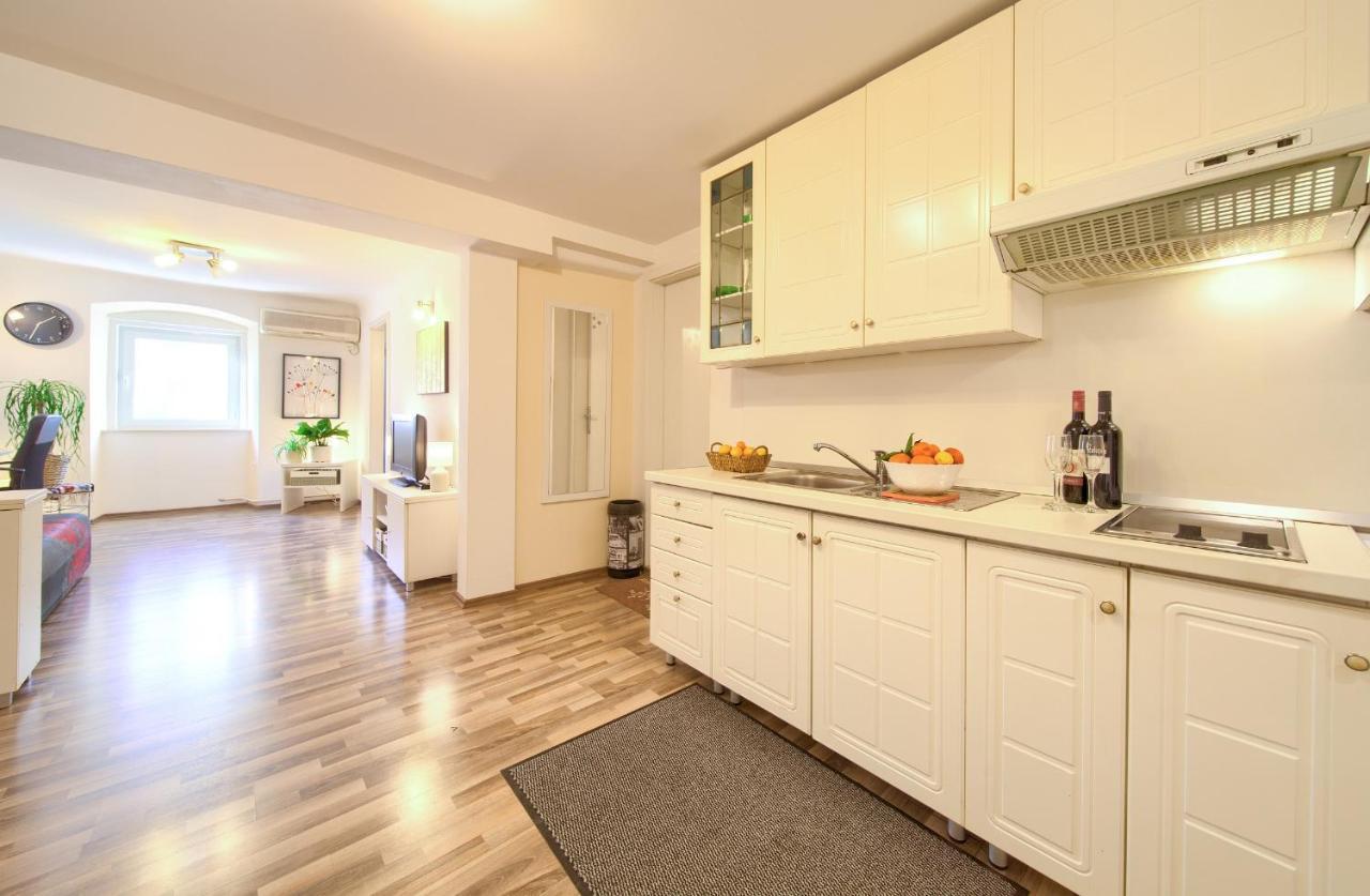 Apartment City Center Рийека Екстериор снимка